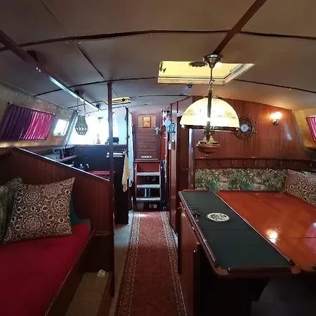 Botel Voilier De Collection